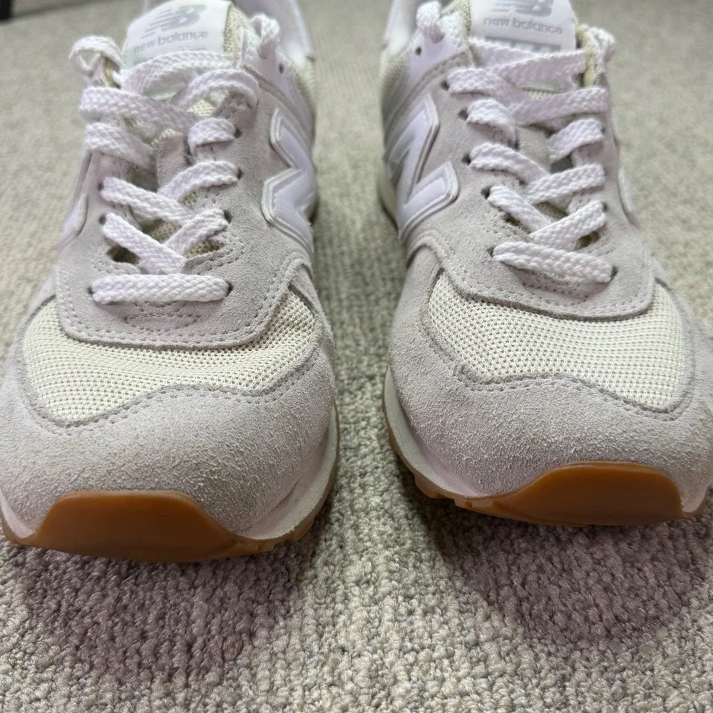 New Balance 574 WL574PC2 Light Grey White Suede Gum Sole Sneakers Women Size 8.5